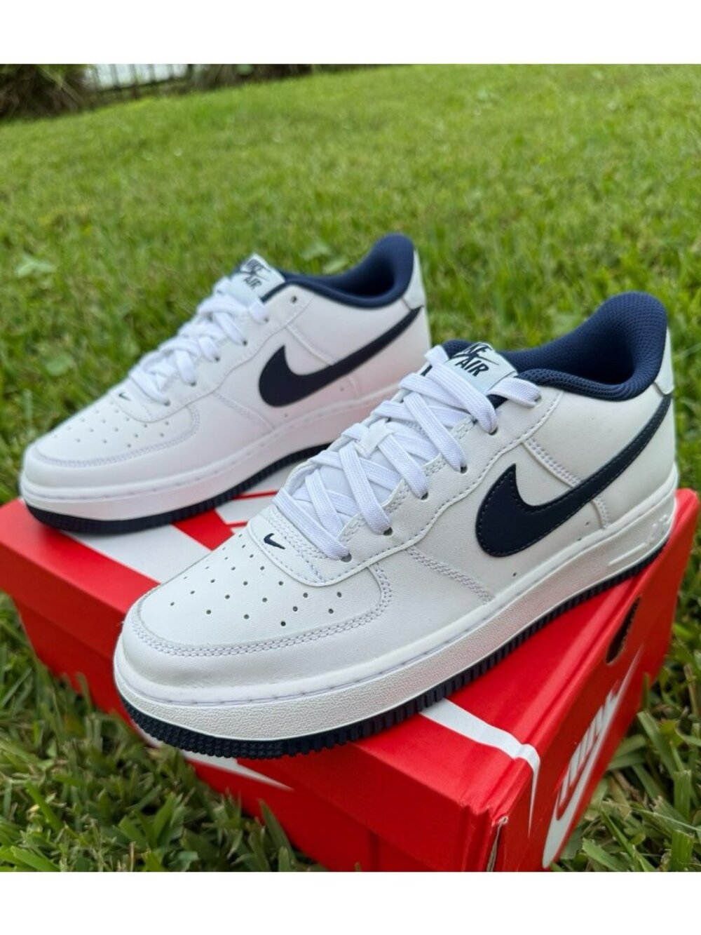 6.5Y | 8 WOMEN'S NIKE AIR FORCE ONE 1 AF1 WHITE / NAVY FV5948-104 SNEAKERS LOW - Picture 1 of 9